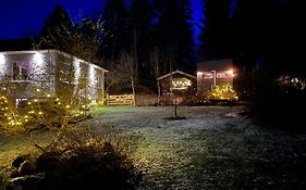 15 min från Ullared! Ny stuga med hög standard!